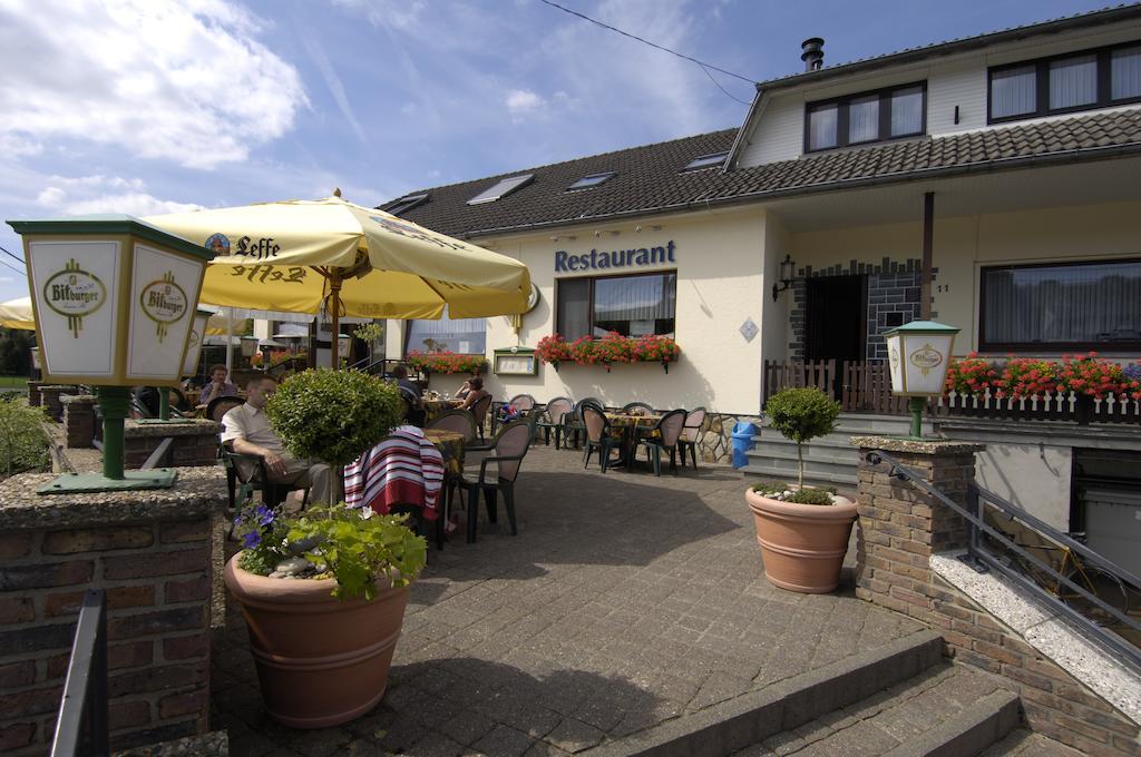 Zum Burghof Hotel Schoenberg Exterior photo